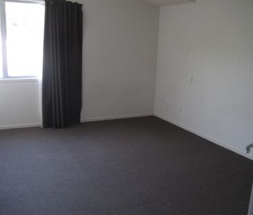 2/120 Johnsonville Road, Johnsonville - Photo 2