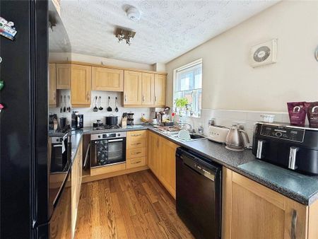3 bedroom terraced house to rent - Photo 3