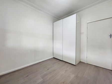 NEAT & TIDY HOME!! - Photo 4