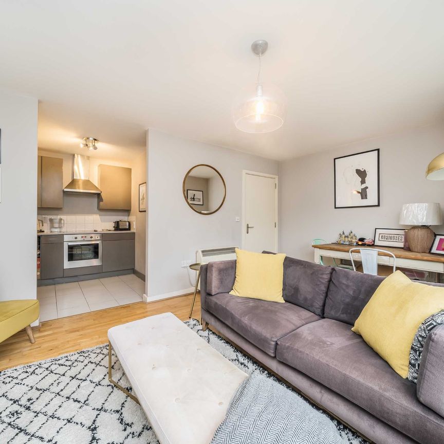 Strand Drive, Kew, TW9, London - Photo 1