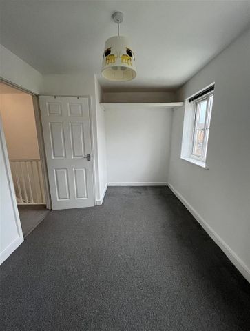 2 bedroom townhouse to rent - Photo 4