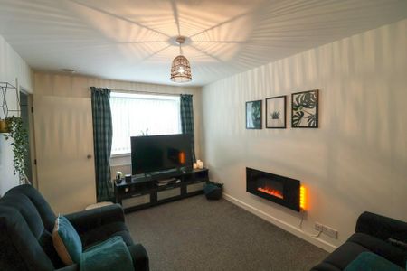 1 bedroom mews to rent - Photo 2