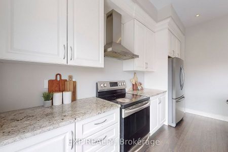 For Lease - 50 Sharonview Crescent, East Gwillimbury, Ontario - Photo 2