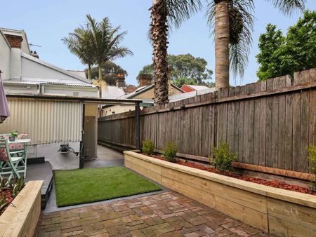 29 Elswick Street Petersham - Photo 2