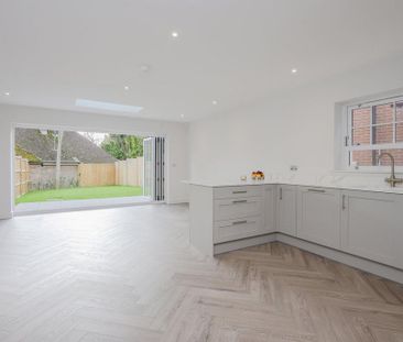 3 bedroom semi-detached house to rent - Photo 5