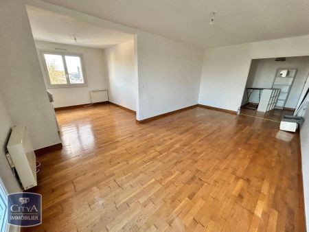 Appartement à louer 4 pièces 77.57m² - Photo 2