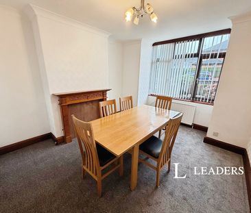 3 bedroom house to rent Ashlands Road, Stoke-on-Trent, Staffordshir... - Photo 2