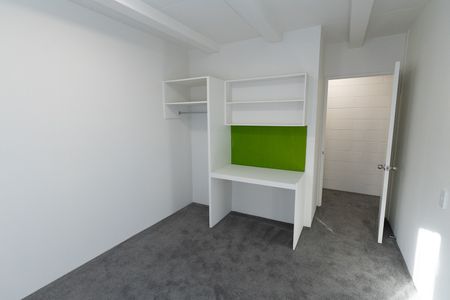 On-Campus Flat – Opposite Uni Library. Available for 2025! - Photo 2