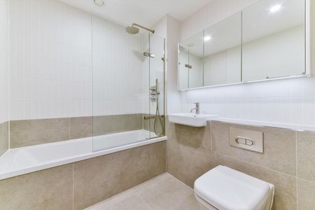 Apartment in the popular Hanwell Square development. - Photo 4