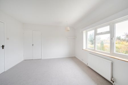 3 bedroom detached house to rent - Photo 4