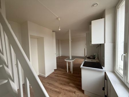 Location Appartement 4 pièces 46m² BOURG LES VALENCE 26500 - Photo 2