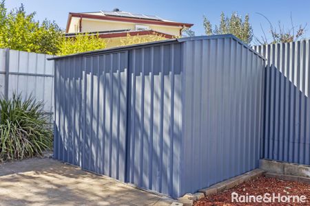 27 Meadow Avenue, Campbelltown, SA 5074 - Photo 2