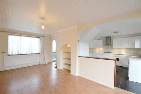 3 Bed Terraced House, Denmark Road, SE25 - Photo 2