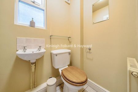 3 bedroom terraced house to rent - Photo 4