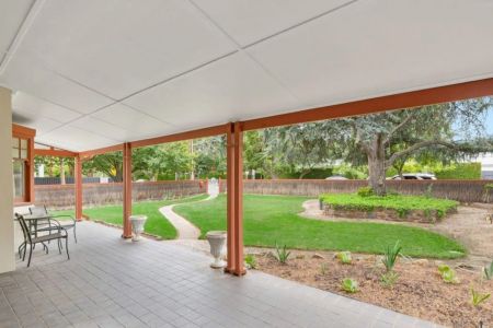 Brilliantly Located! An Idyllic Lifestyle Awaits! - Photo 3