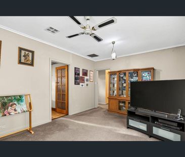 Charming Family Home in Parafield Gardens - Photo 2