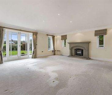 A substantial gated detached family home enjoying far reaching coun... - Photo 1