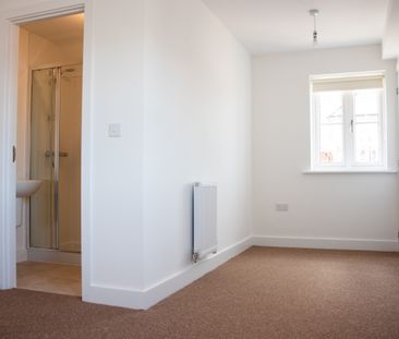 The Disraeli - Photo 6