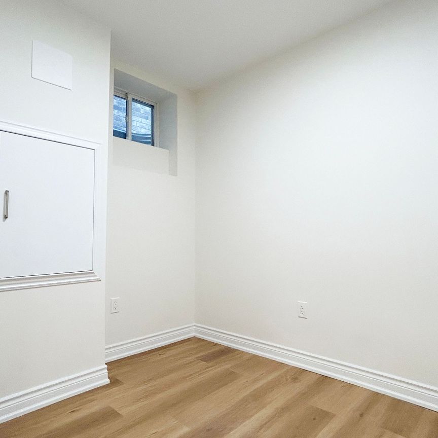 For Lease - 19 William Crawley Way, Oakville, Ontario - Photo 1