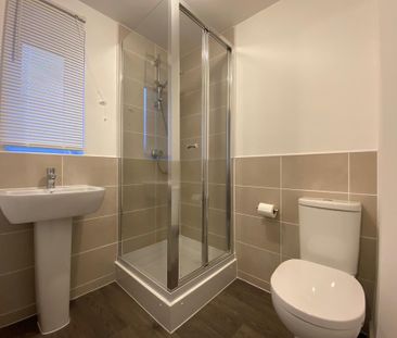 3 bedroom semi-detached house to rent - Photo 6