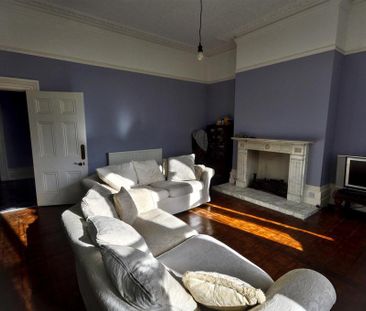 3 bedroom flat to rent - Photo 4