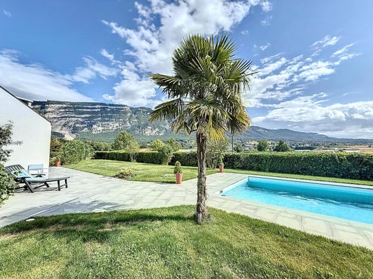 Beautiful and spacious contemporary villa, with open views - Foto 1