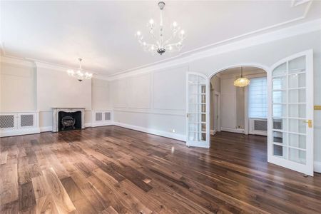 Spacious 4 bedroom lateral apartment, presented to an exceptional standard. - Photo 2