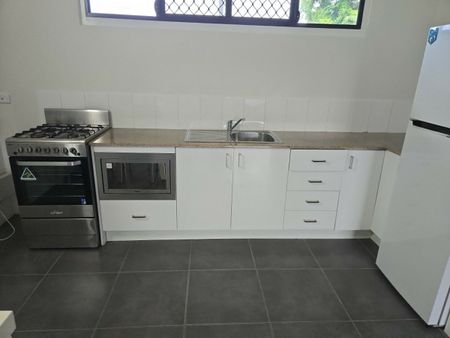 3/338 Sheridan Street, Cairns North QLD 4870 - Apartment For Rent | Domain - Photo 3