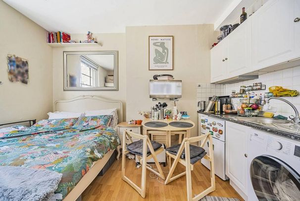 Studio to rent - Photo 1