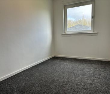 3 bedroom flat to rent - Photo 6