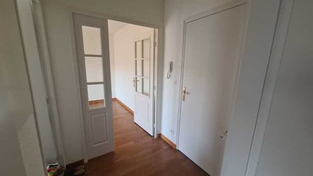 Location Appartement 2 pièces 46m² ORLEANS 45000 - Photo 4
