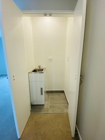 SILVERDALE, 2 BEDROOMS - Photo 3