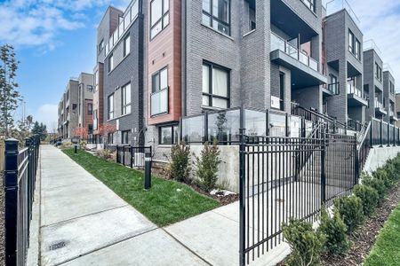 For Lease - 18 Lytham Green Circle Unit# 17, Newmarket, Ontario - Photo 2