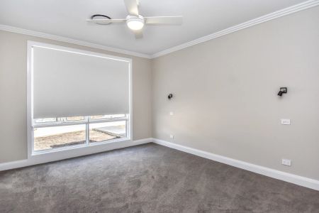 Executive Low Maintenance Home - Photo 5