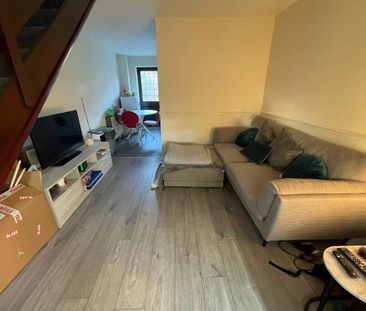 2 bedroom end of terrace house to rent - Photo 6