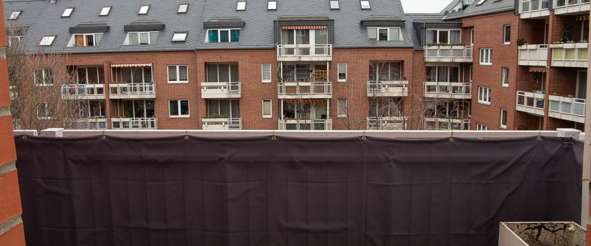- Wohnung mit Balkon an der Küche – Bad mit Wanne und Dusche - Photo 1