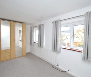 3 bedroom end of terrace house to rent - Photo 5