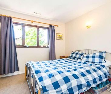Broad Hinton, Twyford, Reading, RG10 - Photo 1