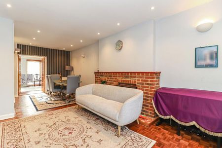 4 bedroom detached house to rent - Photo 4