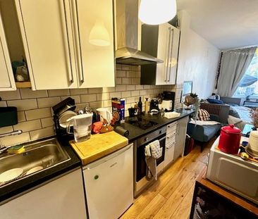 Studio to rent - Photo 1
