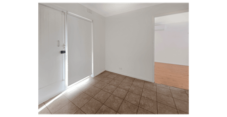 Bright & Spacious 3-Bedroom Home with Outdoor Entertaining - Photo 4