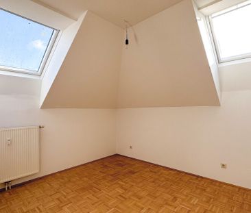 Helle 3-Zimmer-Dachgeschosswohnung mit Loggia - Photo 4