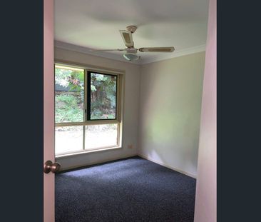 Spacious 4 Bedroom Family Home in Peaceful Robina Cul-de-Sac! - Photo 2