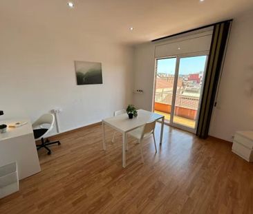 Carrer d'Occident, L'Hospitalet de Llobregat, Catalonia 08903 - Foto 3