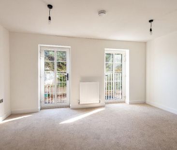 3 bedroom end of terrace house to rent - Photo 3
