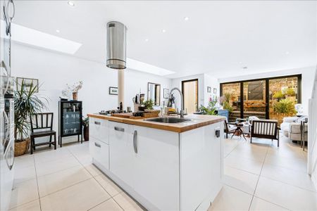 2 bedroom maisonette to rent - Photo 5