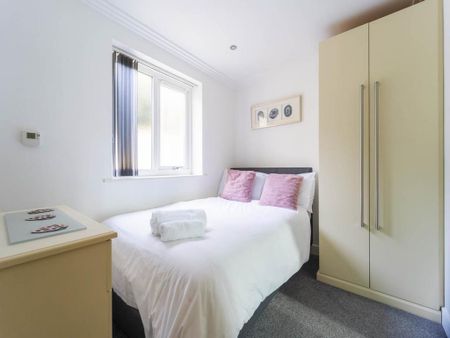 3 bedroom townhouse to rent - Photo 3