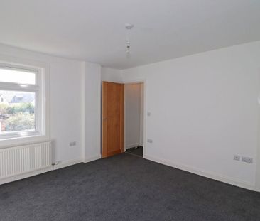 Terraced House in Durranhill Road, Carlisle - Photo 3