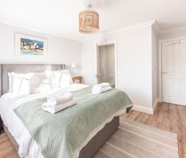 2 bedroom coach house to rent - Photo 5