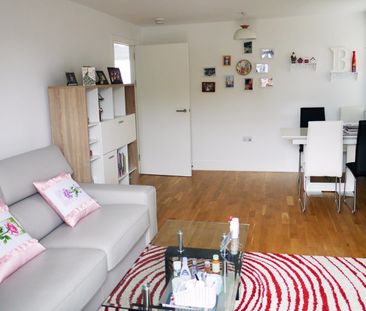 1 Bed Flat, Tiller Street, E14 - Photo 1